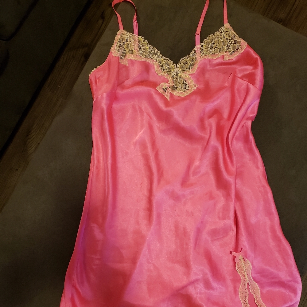 Slip - Picture 3 of 5